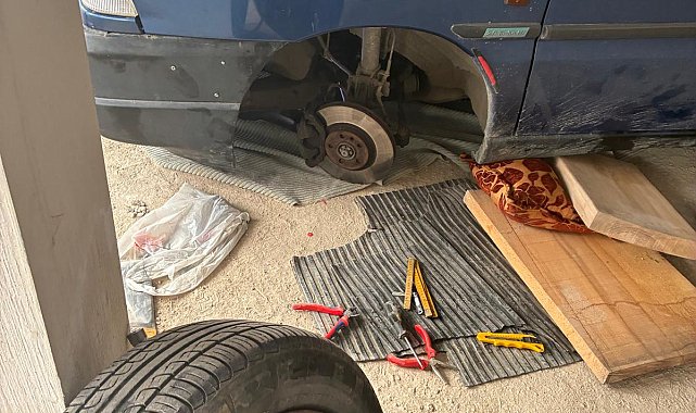 Krikonun kaymasıyla 1,5 tonluk otomobilin altında kalıp, ağır yaralandı