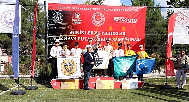 Kütahya'da Açık Hava Puta Türkiye Şampiyonası madalya töreniyle sona erdi
