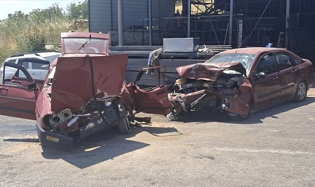 Kütahya'da iki otomobil çarpıştı: 1 ölü, 1 yaralı