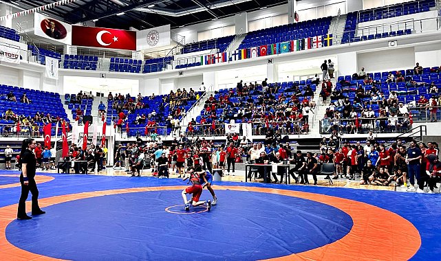 Malatya'da Uluslararası Güreş Turnuvası başladı