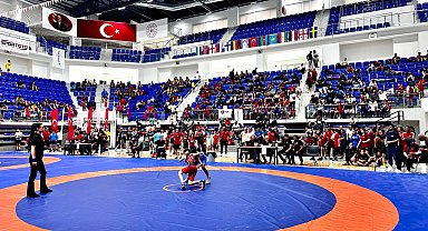 Malatya'da Uluslararası Güreş Turnuvası başladı