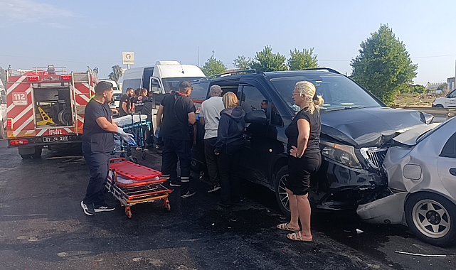 Manavgat'ta 6 araç zincirleme kazaya karıştı; 17 yaralı