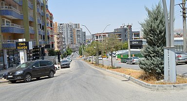 Mardin'de hava sıcaklığı 40 derecenin üzerine çıktı; cadde ve sokaklar boş kaldı