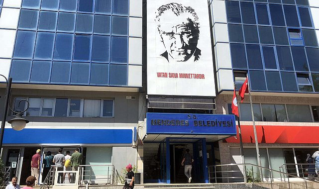 Menderes Belediyesi'ne operasyon: Başkanı Çiçek dahil, 13 şüpheli gözaltına alındı