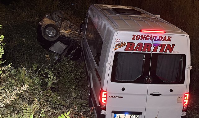 Minibüsü ile otomobil çarpıştı: 11 yaralı