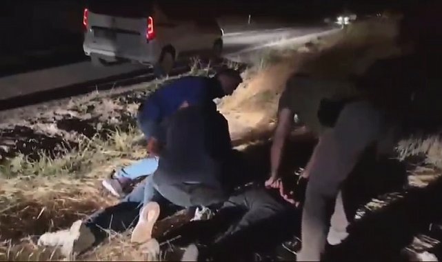 Minibüsün camını kırıp, para ve altınları çalan kar maskeli 5 şüpheli, 3 ilde düzenlenen operasyonlarla yakalandı