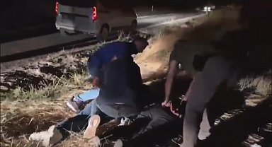 Minibüsün camını kırıp, para ve altınları çalan kar maskeli 5 şüpheli, 3 ilde düzenlenen operasyonlarla yakalandı