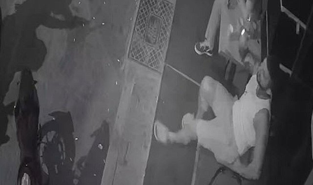 MMA şampiyonu Hasan, 'Doğan sen misin' diye soran 2 kişi tarafından vuruldu; saldırı kamerada