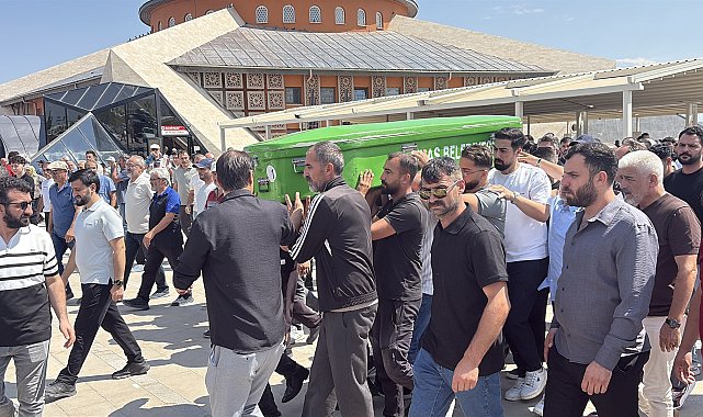 Motosiklet kazasında ölen Baturalp, son yolculuğuna uğurlandı