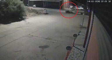 Motosiklet sürücüsünün öldüğü kaza anı kamerada