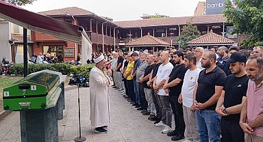 Motosikletiyle kaza yapıp, arkadan gelen otomobil çarpan Talha, hayatını kaybetti
