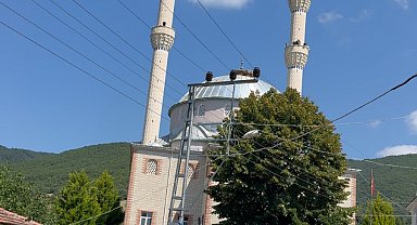 Muhtarlık anons sistemindeki tadilat sırasında cami hoparlörlerinden müzik sesleri yükseldi