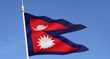 Nepal'de yolcu otobüsü üst geçide çarptı: 1 ölü, 19 yaralı