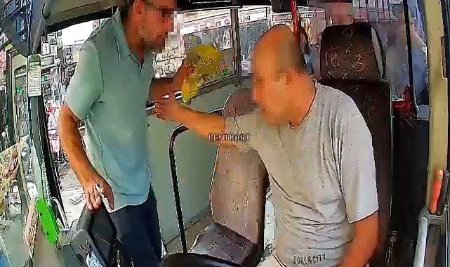 Otobüs şoförü ile otomobil sürücüsü arasındaki tartışma kamerada