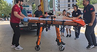 Otomobil ile motosiklet çarpıştı; sürücü ile 2 çocuğu yaralandı