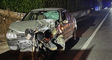 Otomobil motosiklete çarptı; 3 yaralı