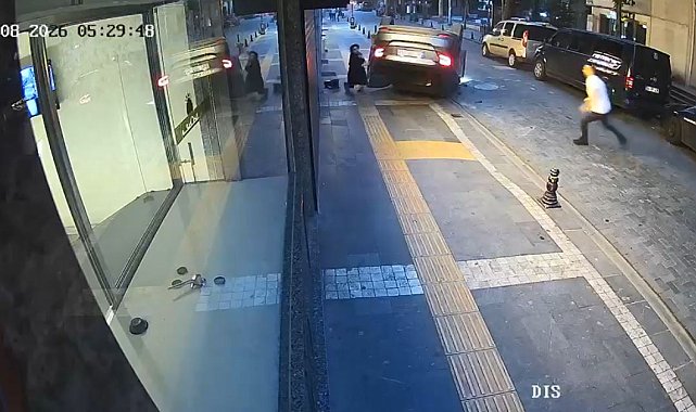 Otomobilin takla attığı kaza kamerada