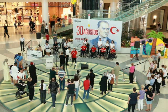 Özel Öğrencilerden 30 Ağustos Zafer Bayramı Konseri