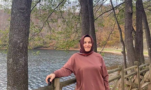 Patpat devrildi; sürücünün eşi öldü