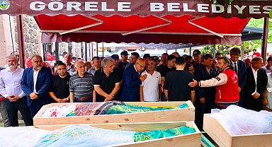 Piknik sırasında derede akıntıya kapılıp ölen anne ve 2 kızı, toprağa verildi