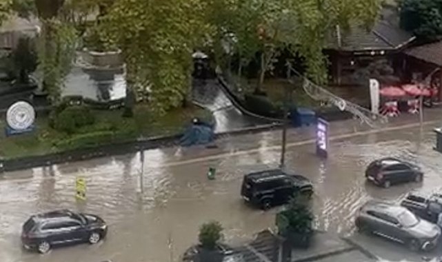 Rize'de sağanak cadde ve sokakları göle çevirdi