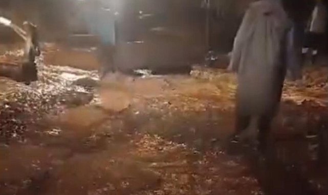 Sağanak sonrası meydana gelen sel köyde hasara yol açtı