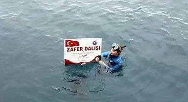 Şahika Ercümen, Karamağara Koyu'nda 'Zafer Dalışı' yaptı
