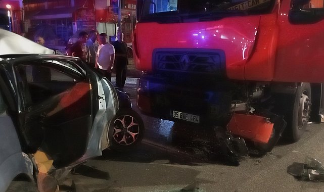 Samsun'da kamyon, otomobile çarptı: 3 yaralı