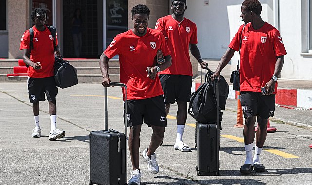 Samsunspor, Kasımpaşa ile oynayacağı iki hazırlık maçı için İstanbul'a gitti