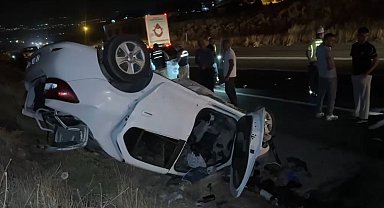 Şanlıurfa'da iki otomobil çarpıştı: 3 ölü, 1 yaralı