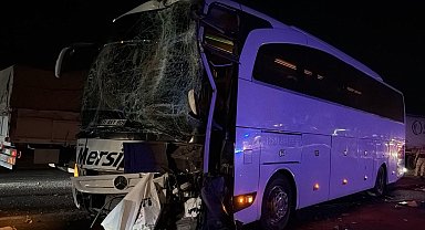 Şanlıurfa'da iki yolcu otobüsü çarpıştı: 13 yaralı