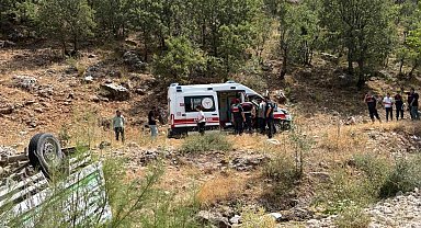 Şarampole yuvarlanan kamyonetin sürücüsü yaşamını yitirdi