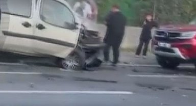 Sarıyer'de 4 aracın karıştığı zincirleme kazada otomobil sürücüsü yaralandı