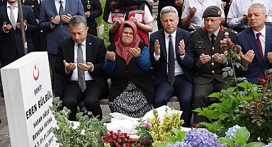 Şehit Eren Bülbül, kabri başında anıldı