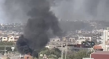 Seyir halindeki ticari araçta çıkan yangını itfaiye söndürdü