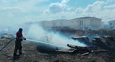 Silivri'de otluk alanda çıkan yangın söndürüldü