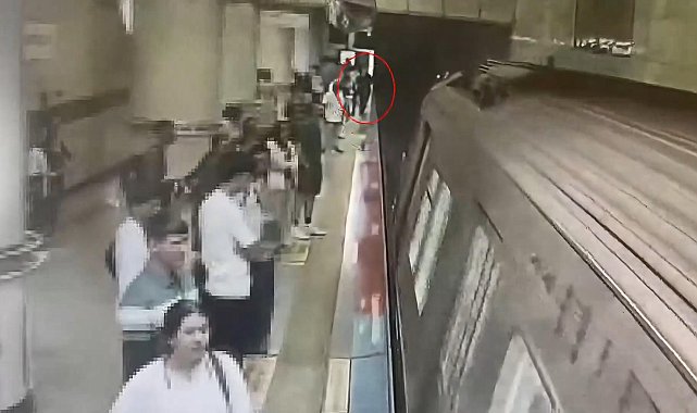 Şişli'de görme engelli Enes'in valiziyle metro raylarına düştüğü anlar kamerada