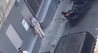 Şişli'de motosiklet sürücüsünün bıçaklandığı yol verme kavgası kamerada