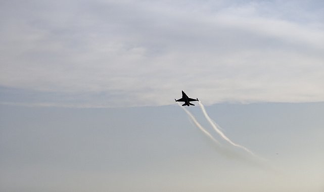 SOLOTÜRK İstanbul'da prova uçuşu gerçekleştirdi