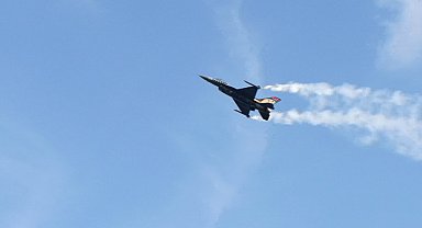 SOLOTÜRK'ten Yenikapı semalarında Zafer Bayramı gösterisi