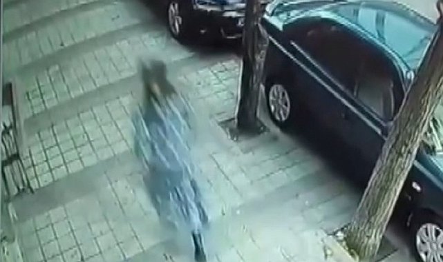 Sultangazi'de kadın kıyafetleri giyip hırsızlık için eve girdi; fark edilince mahalleli kovaladı
