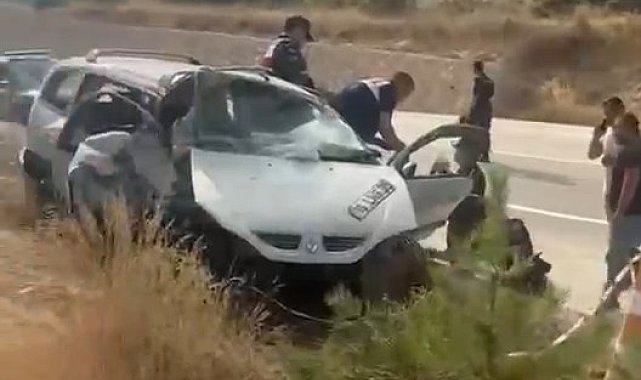 Takla atan otomobildeki çift öldü