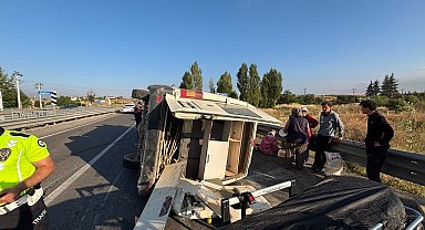 Tarım işçilerini taşıyan minibüs devrildi: 2'si ağır 14 yaralı