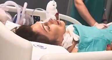 Tehdit edip, kefen gönderdiği eski eşini 8 yerinden bıçakladı