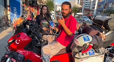 Tek motosiklet ve 2 köpekle 28 aydır karış karış Türkiye'yi geziyorlar