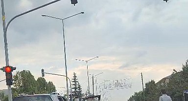 Trafikte tartıştığı kişilerin saldırısına uğrayacağını öne süren sürücü aracıyla kaçtı