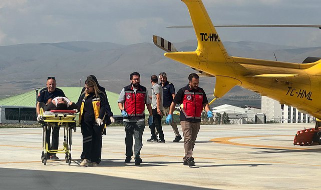 Traktörün altında kalan genç ambulans helikopterle hastaneye ulaştırıldı