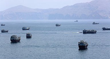 UKMTO: Umman açıklarında Hürmüz Boğazı'ndan geçen bir tanker vuruldu