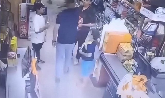 Ümraniye'de markette paketleri yırtan çocuğu uyardı, ağabeyi gelip darbetti