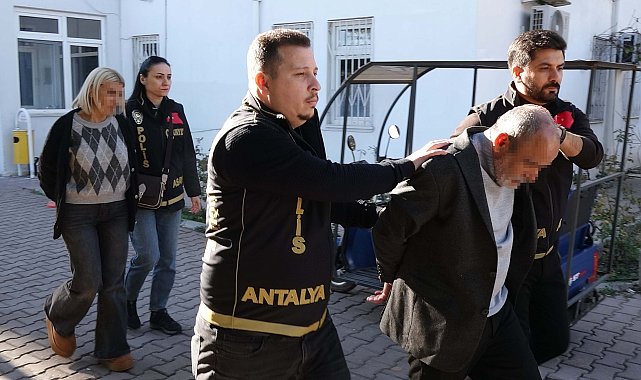 Üvey annesini ölümüne ilişkin yargılanan kadın ile erkek arkadaşı suçlamaları reddetti